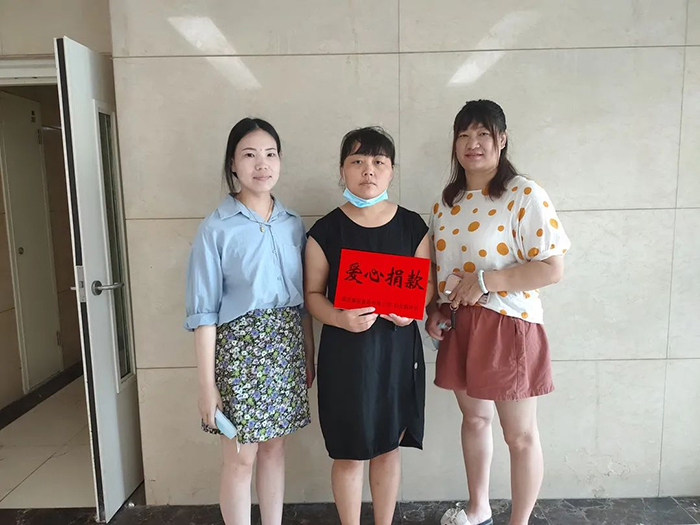 暖心慰問，進行中